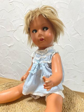 Muñeca antigua Florido