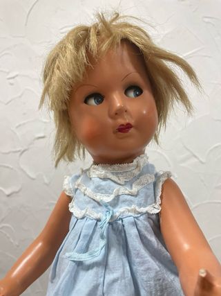 Muñeca antigua Florido