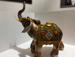 Elefante Decorativo con Incrustaciones