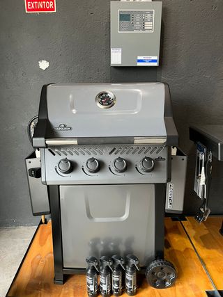 Barbacoa Napoleon Freestyle 425 de exposición