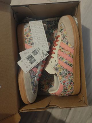 Adidas Samba floral Talla 38. Precio negociable.
