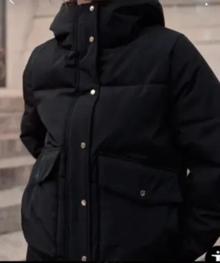 Chaqueta Zara Negra con Capucha