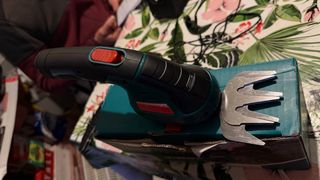 Tijera Cortacésped 7.2V Li-ion 2000 mAh