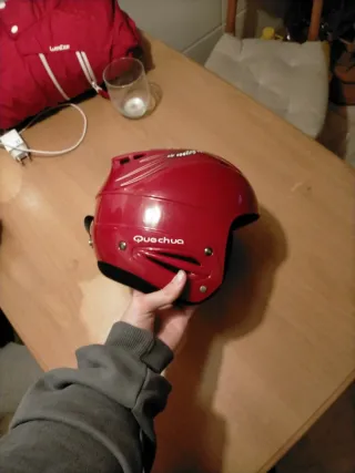 Casco de esquí infantil rojo Quechua. 52-56