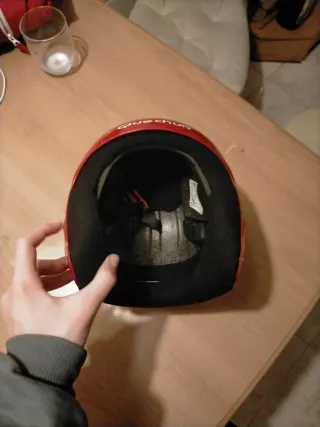 Casco de esquí infantil rojo Quechua. 52-56