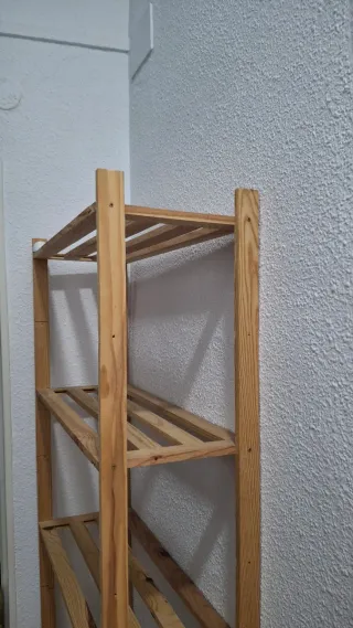 Estantería de madera