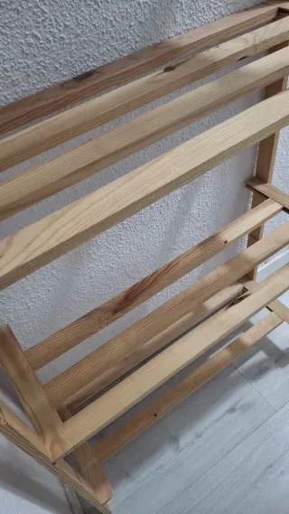 Estantería de madera