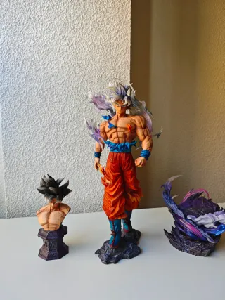 Figura Goku Ultra Instinto 42 cm