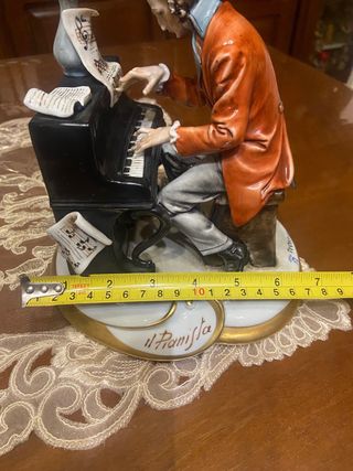Statua pianista in porcellana Capodimonte