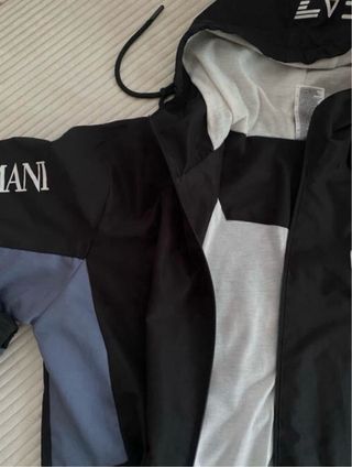 Chaqueta EA7 Negra y Blanca