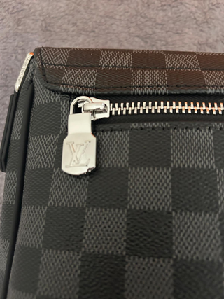 Louis Vuitton Bolso District PM Damier Graphite