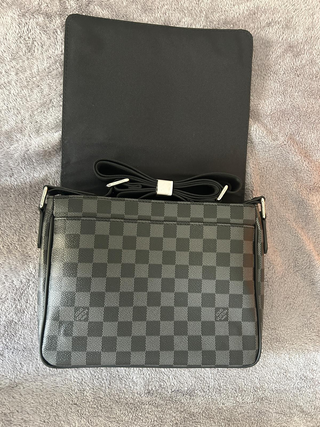 Louis Vuitton Bolso District PM Damier Graphite