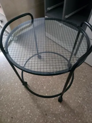 Mesa centro cristal y metal negra