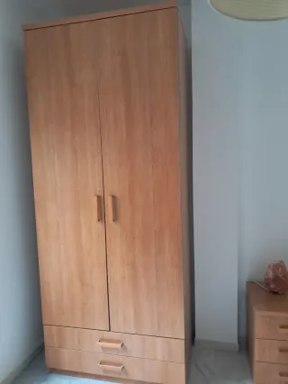 Cabecero,mesita de noche y armario