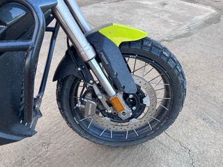 Moto 125cc Naked Amarillo