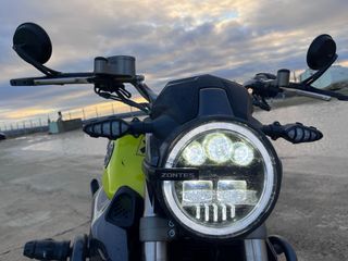 Moto 125cc Naked Amarillo