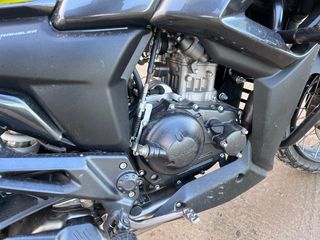 Moto 125cc Naked Amarillo