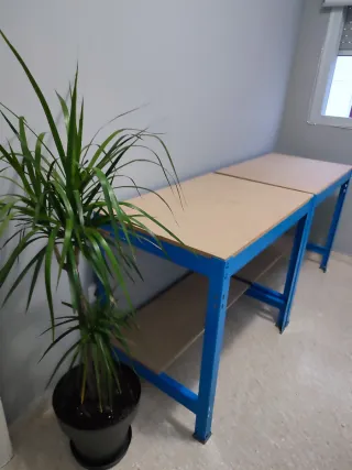 2 Mesas de Taller Metálicas y Madera