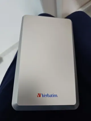 Hard disk Verbatim 500 GB compreso di alimentatore