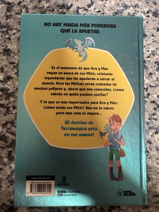Libros 1 y 2 de la colección “Míticas”