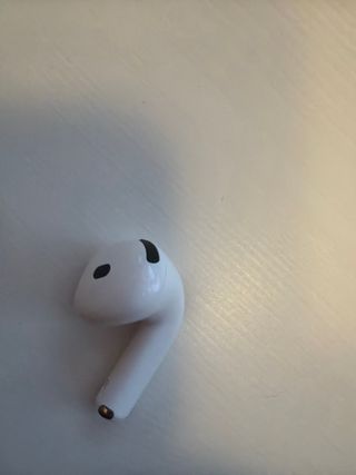 Auriculares Apple 4 con cancelación de ruido