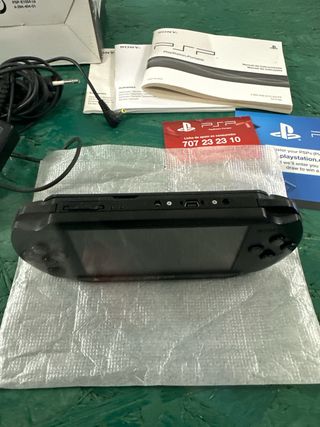 Sony PSP E1000 Street Negra