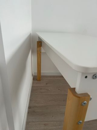 Escritorio Flexa blanco y madera