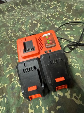 Motosierra a batería PowerPlus + 2 Baterías