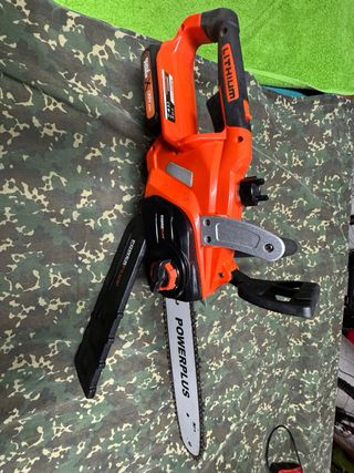 Motosierra a batería PowerPlus + 2 Baterías