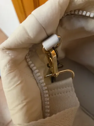 Bolso nylon acolchado Cortefiel beige