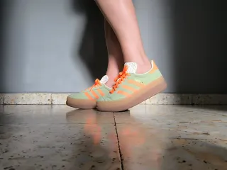 Adidas Gazelle Deportivas Verde y Naranja.