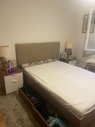 Cama Matrimonio con Cabezal y Mesitas