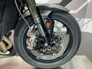 Triumph Street Triple RS Gris