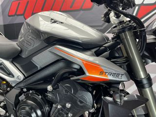 Triumph Street Triple RS Gris