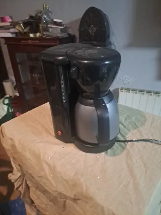 Cafetera Negra con Jarra Térmica