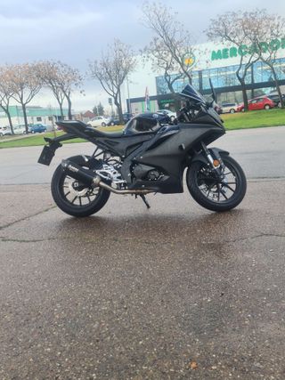 Yamaha YZF R125 2024 - 2400 KM