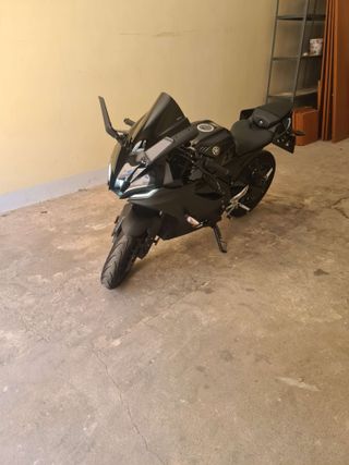 Yamaha YZF R125 2024 - 2400 KM