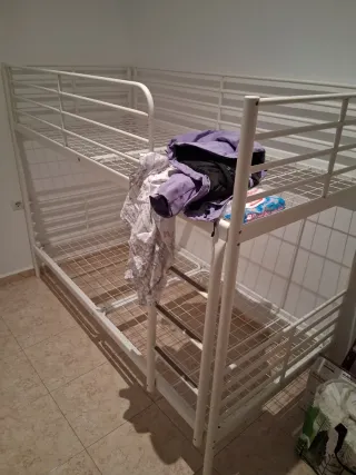 Litera metálica blanca