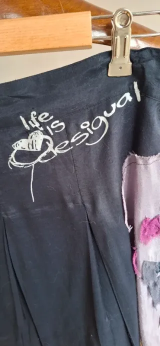 Saia Desigual com bolsos