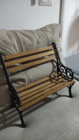 Banco miniatura de jardín