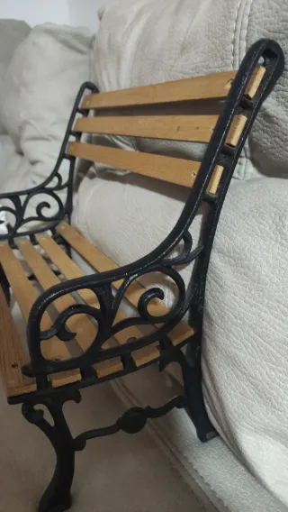 Banco miniatura de jardín