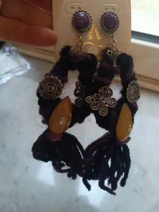 Orecchini lana originali con borchie