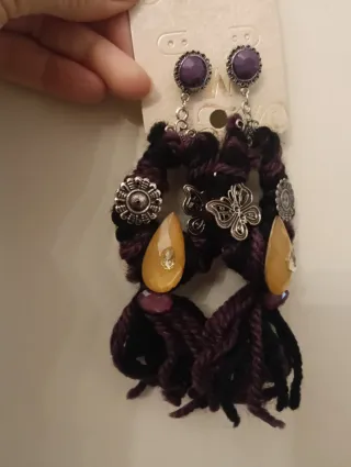 Orecchini lana originali con borchie