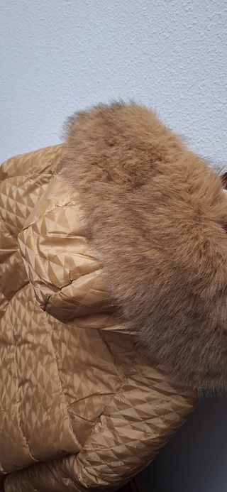 Chaqueta acolchada color camel