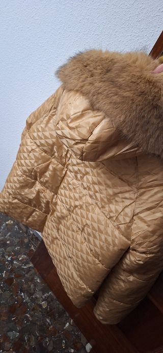 Chaqueta acolchada color camel