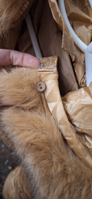 Chaqueta acolchada color camel