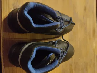 Zapatos de seguridad negros y azules