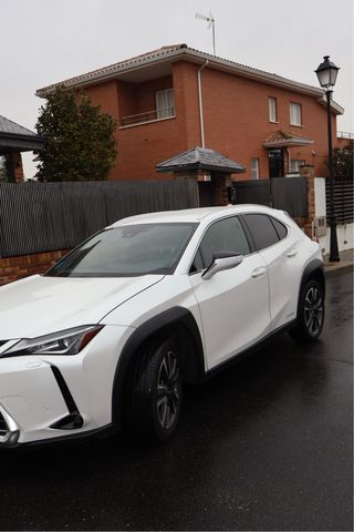 Lexus UX 250H PREMIUM 25.000