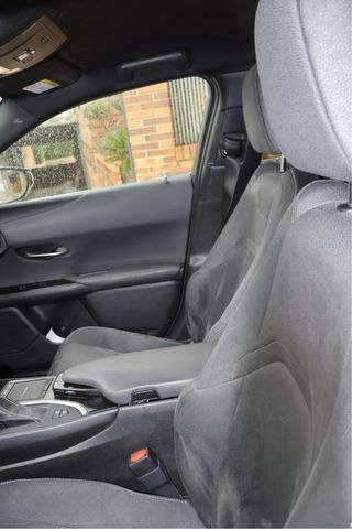 Lexus UX 250H PREMIUM 25.000