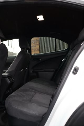 Lexus UX 250H PREMIUM 25.000